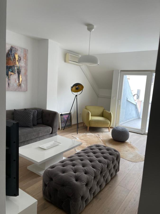 The Roof - Luxury Apartment 奥米什 外观 照片
