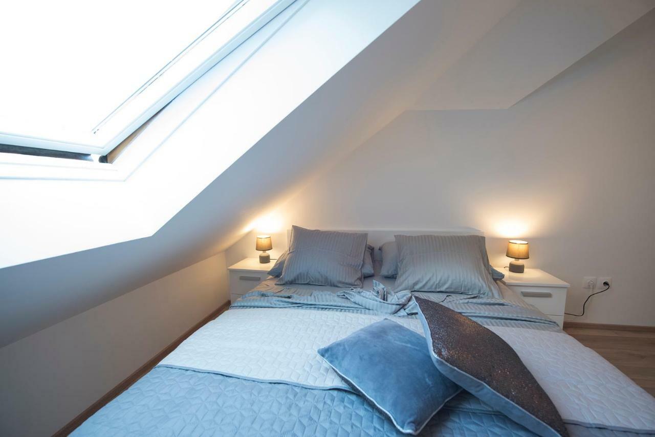 The Roof - Luxury Apartment 奥米什 外观 照片